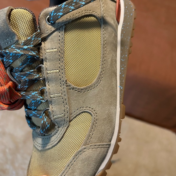 Danner Jag Low Sneakers 6.5 - Picture 6 of 6